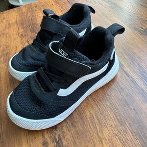 Vans Toddler Kids Ultrarange Black and White Sneakers 7